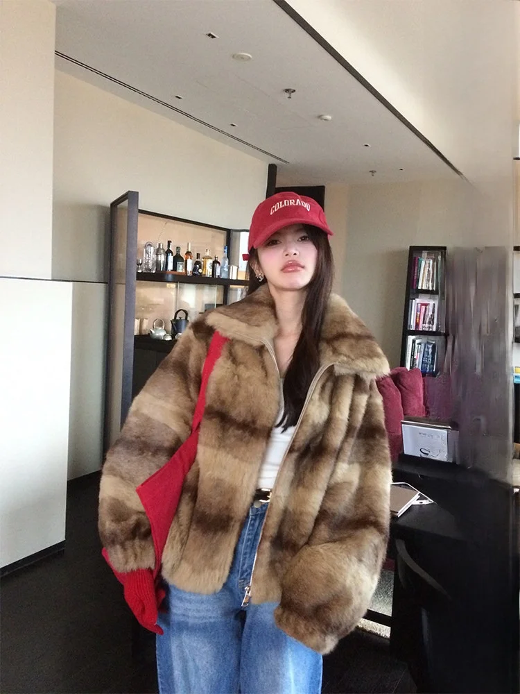 

Женская зимняя куртка Dearhua Silk Smooth Latte с градиентными полосами и воротником из кроличьего меха, повседневная, модная, с длинными рукавами, на молнии