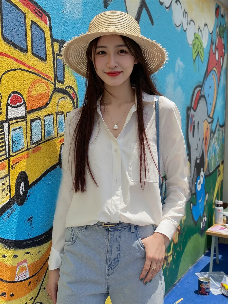 Langarm-Damen-Oberbekleidung, Hemden, geraffter Streifen, vertikaler Liniendruck, Knopfleiste vorne, ästhetisch, modisch, einfach, minimalistisch