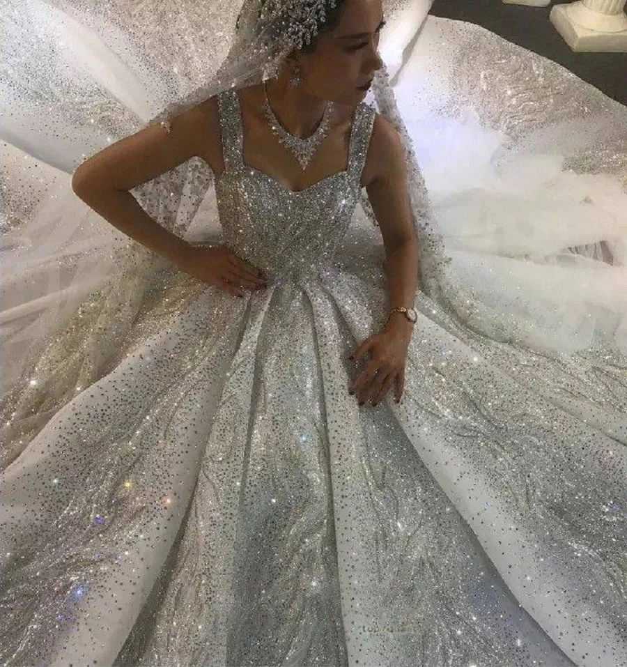 Luxurious Sparkling Sequin Wedding Dress Ball Gown Sleeveless Long Rinestone Dubai Bride Dress With Court Train Robes Mariage