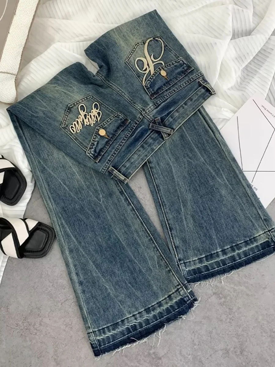 

Джинсы с низкой талией в американском стиле ретро, осенние женские джинсовые брюки с вышивкой букв, модные расклешенные брюки High Street