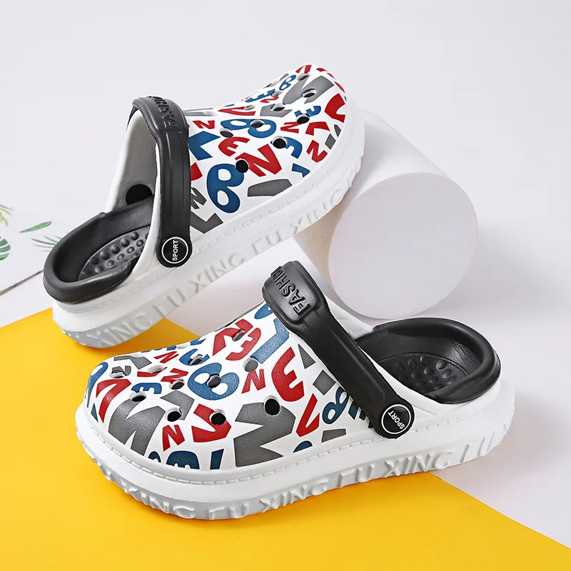 

Children's Slippers Summer Boys and Girls Baotou Clogs Soft Sole Non-slip Female Baby Treasure Sandals Boys Outer Wear