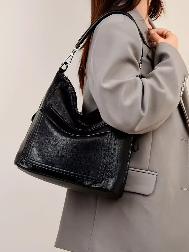 حقائب كتف ذات مقصورة داخلية ناعمة 2025 حقائب عالية الجودة بألوان متباينة للنساء حقائب يد نسائية بسحاب على الموضة H01