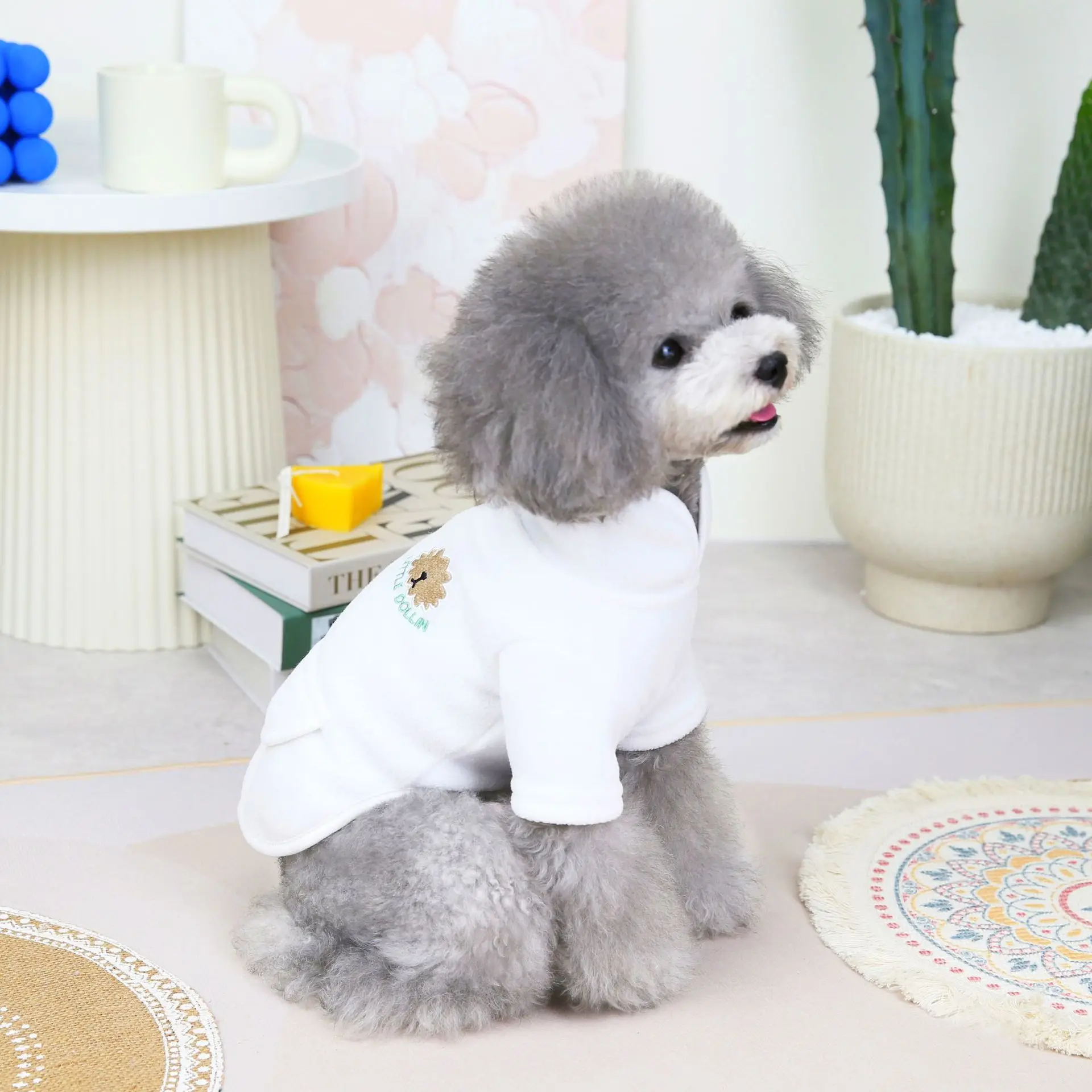 Pet Sweater Fleece Fabric Warm Dog Clothing In Autumn and Winter Fashion Simple Pet Dog Clothing Pet Clothes Puppy Clothes