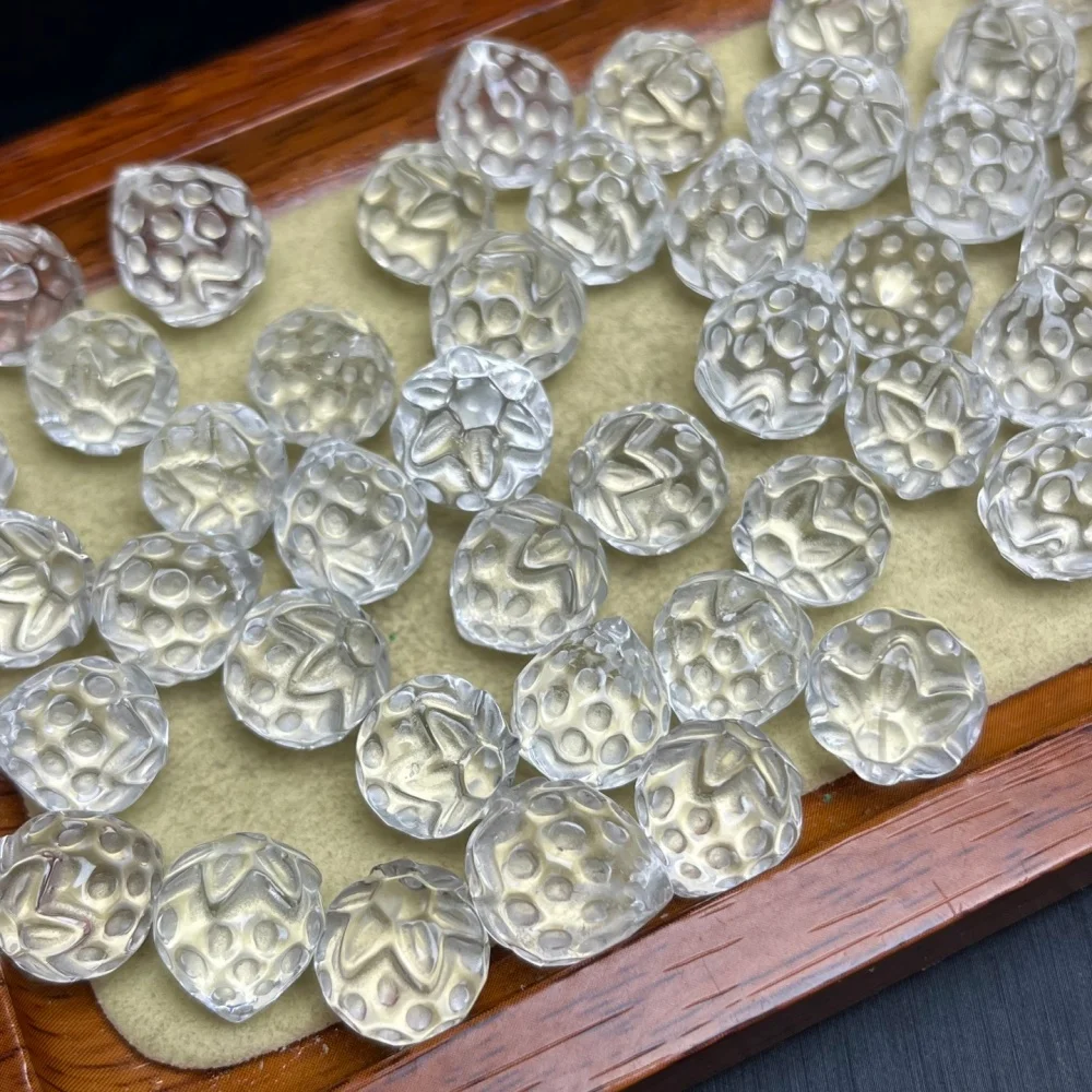 10個入り、14mmの天然透明水晶ビーズ。彫刻が施されたクリスタルで、レイキヒーリングやアクセサリー、ペンダント、可愛らしいロックデコレーションとして、ギフトにも最適。