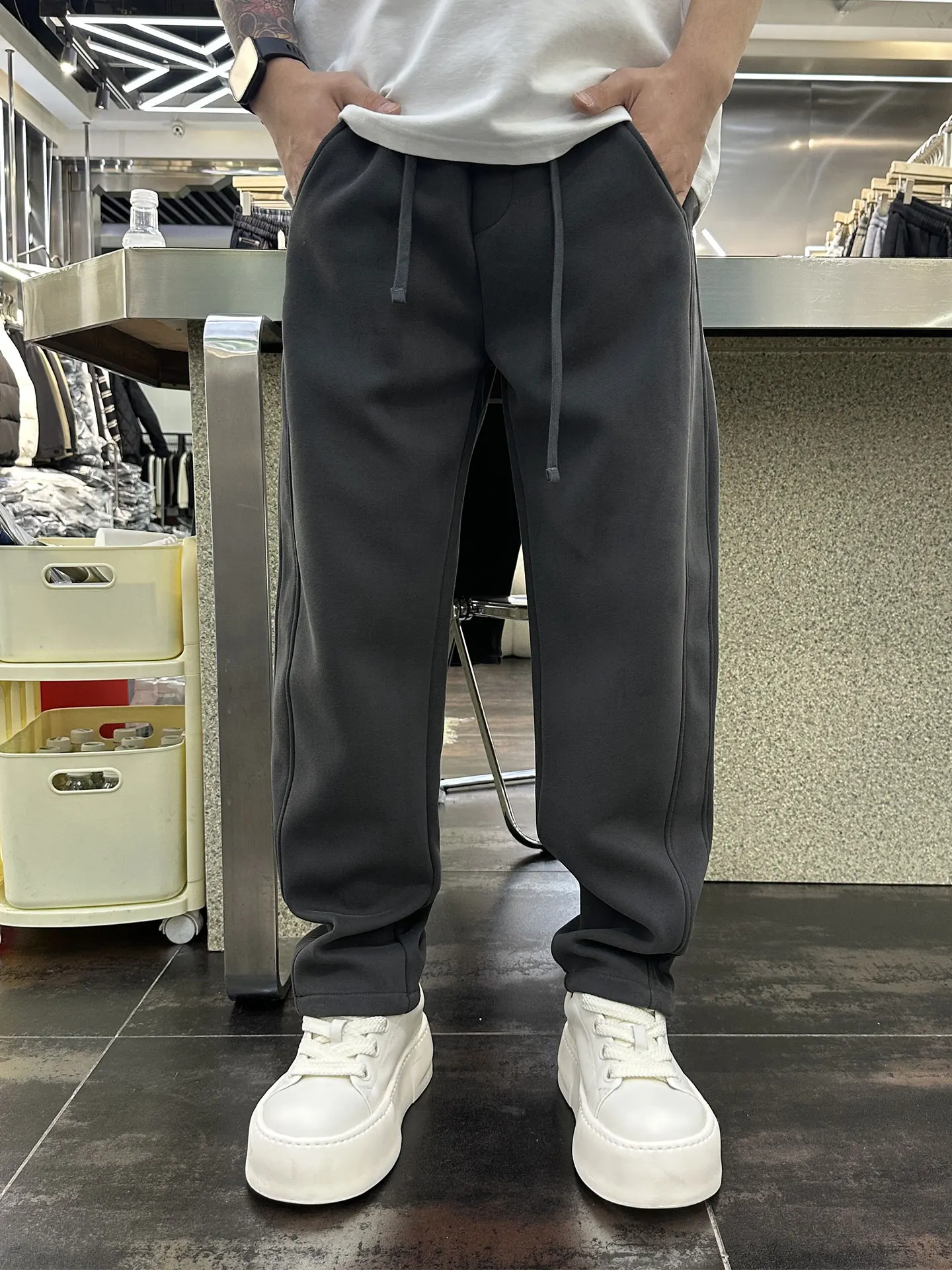 

Men's Loose Straight Leg Sweatpants Elastic Waist Fce Lined Sports Pants Casual All-Match American Sle Long Trousers