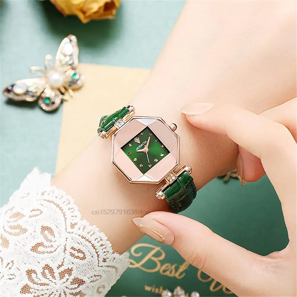 Fashion Simple Brand With Diamonds Square Design Women\'s Quartz Watch High Quality Bamboo Pattern Leather Strap Ladies Watches