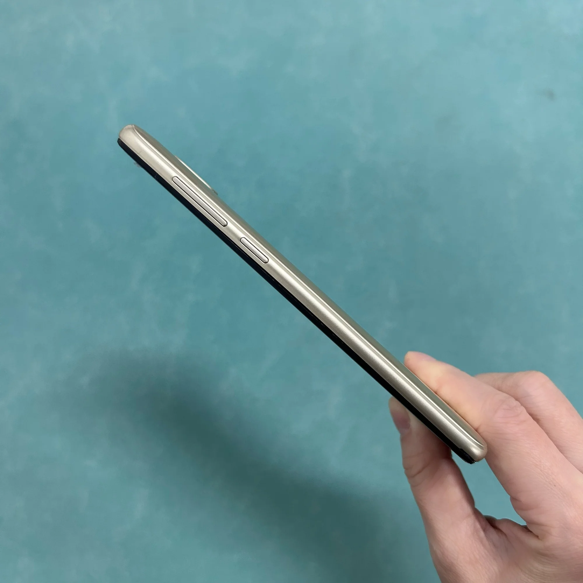 Smartphone K2 5.45 polegadas Quad Core LTE 4G 2GB RAM 16GB ROM Câmera Dupla 5MP/13MP Impressão Digital Android 7.0 Celular Coolpad