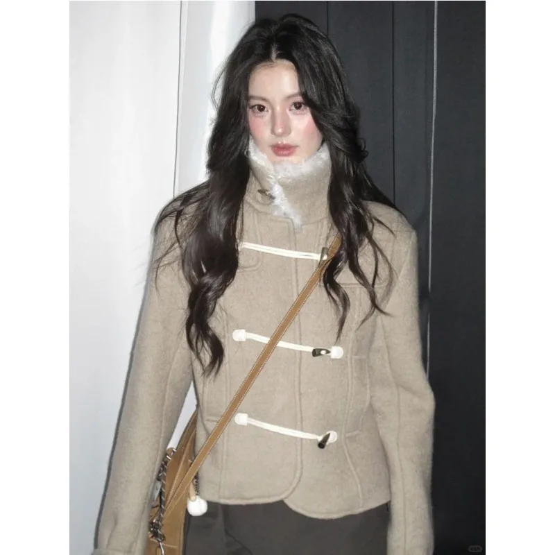 American retro fur collar horn buckle woolen jacket 2025 women's autumn and winter high-end waist short woolen top
