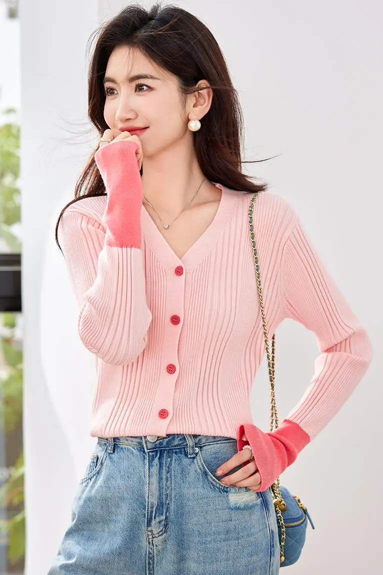 프랑스 디자인 여성 의류 상의, 대비되는 색상의 브이넥과 팔뚝 줄무늬로 슬림하고 몸에 꼭 맞는 룩을 연출합니다