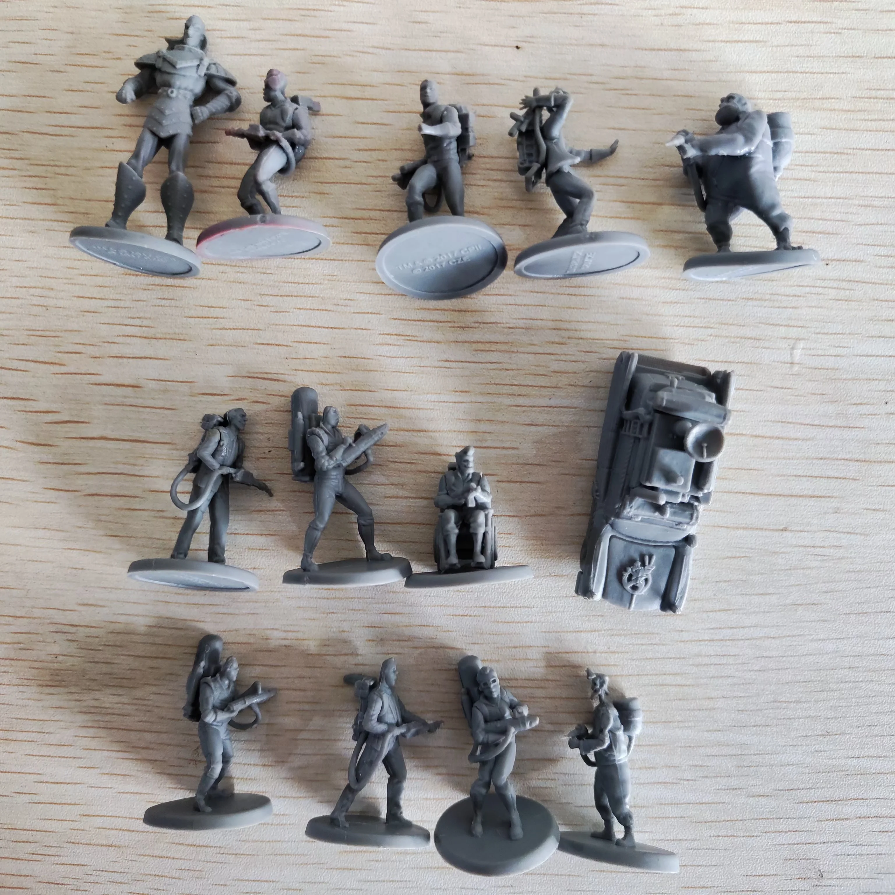 13 قطعة كيك ستارتر Cryptozoic GHOSTBUSTERS هيلكوبتر لوحة سيارة لعبة مصغرة