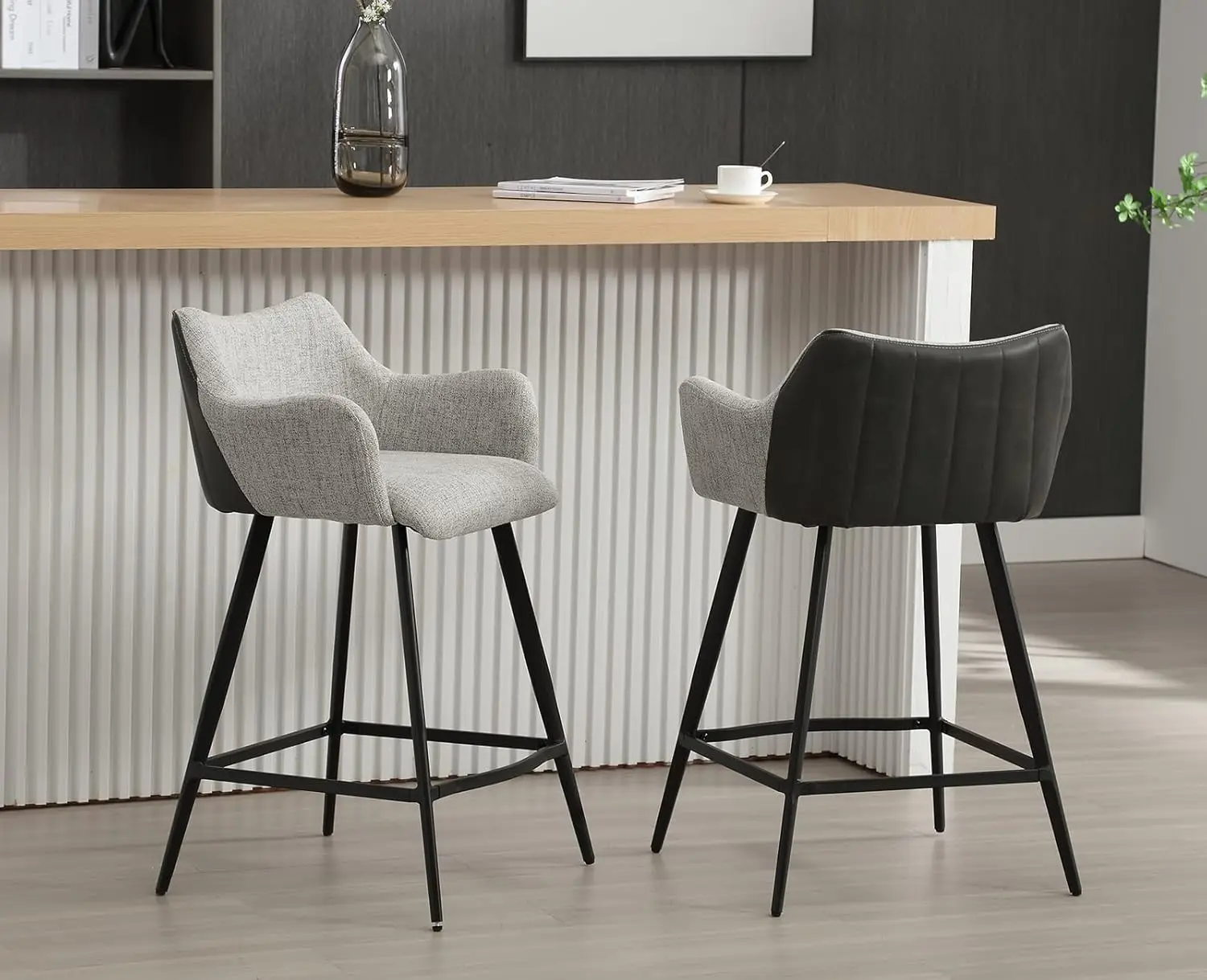 

Барные стулья высотой 26 дюймов, тканевое сиденье, металлические ножки, цветная подставка для ног, кухонный обеденный остров, набор 2 серого, по индивидуальному заказу