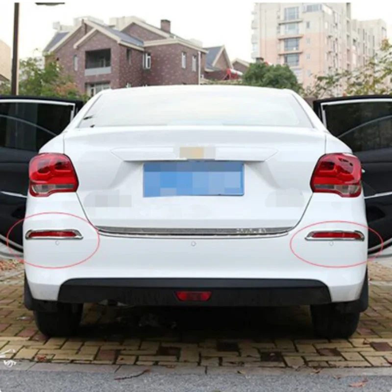 Front and rear fog lamp brow covers adorn the Chevrolet Cavalier ONIX 2019-2022 ABS Chrome/carbon fiber exterior fittings