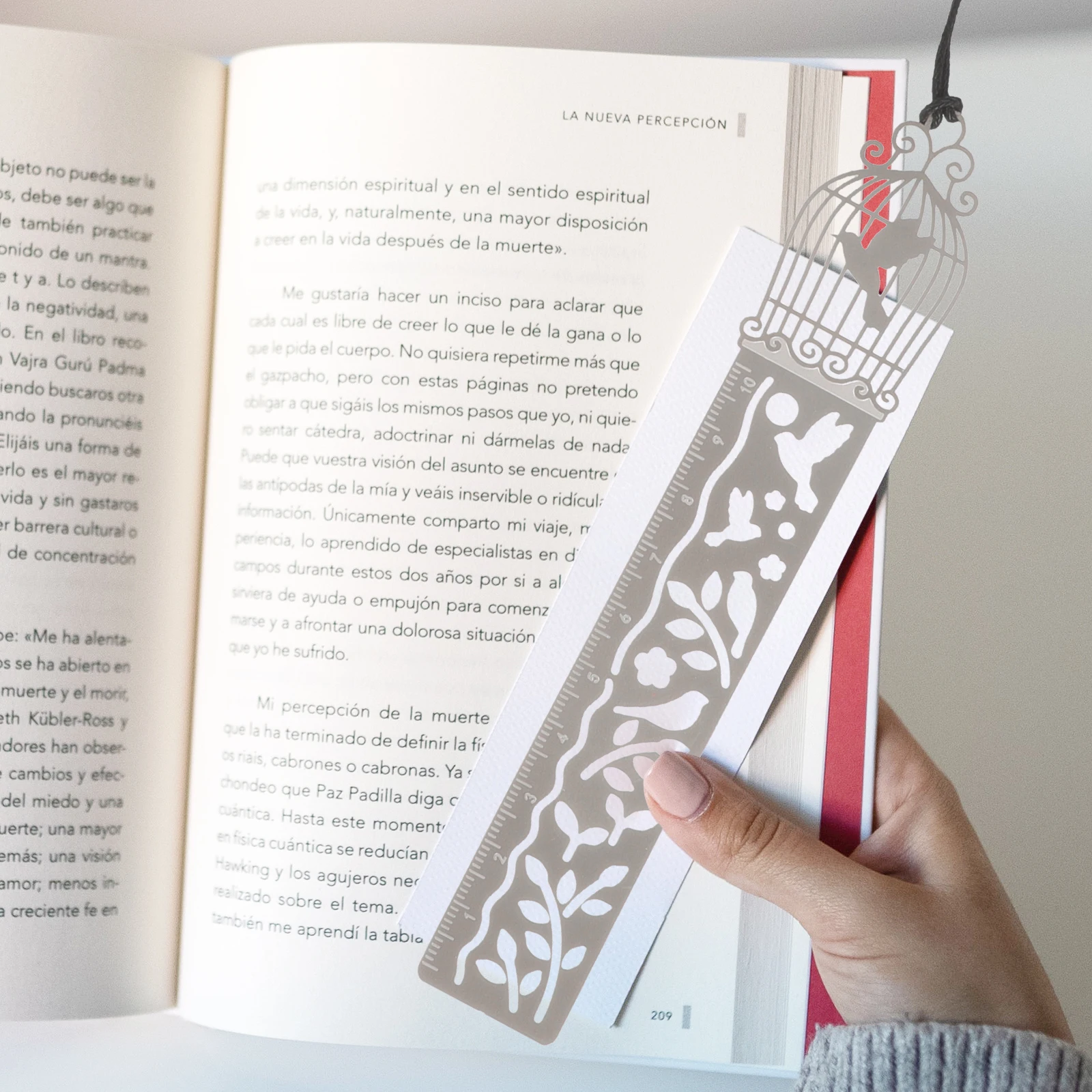 

8Pcs Hollow Creative Bookmark Ruler Stencil Metal Drawing Rulers for Kids Children Student Stationery Bookmark Stencil