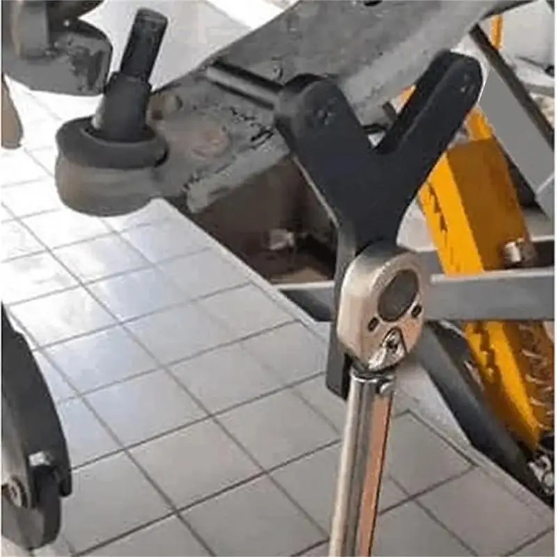 Boccola per strumento in metallo per attrezzo per braccio controllo con giunto sferico inferiore automobilistico C7AC