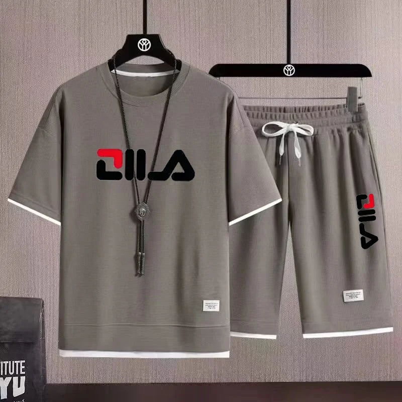 تي شيرت وسروال قصير الأكمام للرجال صيفي جديد يسمح بمرور الهواء لعام 2025 طقم مكون من قطعتين ، بدلة رجالية غير رسمية للشاطئ في الهواء الطلق