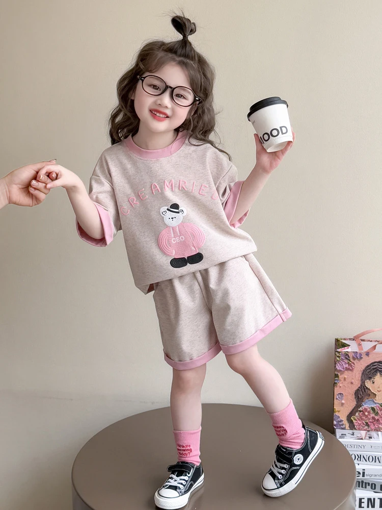 

Girls' Summer Suit2026New stylish short-sleeved summer dress for little girls, casual and lightweight, with bear print