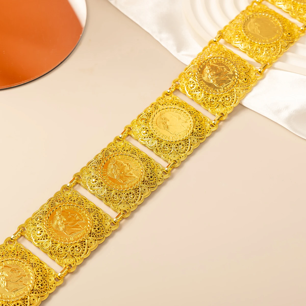 Elegant Gold-Plated Metal Wedding Belt with Hollow out Floral Design Unique High-End Fashion