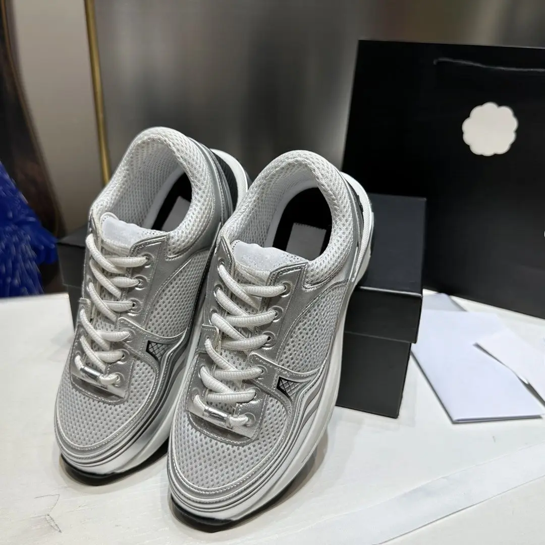 Vintage‑Inspired Unisex Low‑Top Skate Shoes Flat‑Bottom Casual Board Sneakers Flexible Rubber Outsole Breathable Upper Lace‑Up Footwear For Youth Men Women Street Daily Leisure