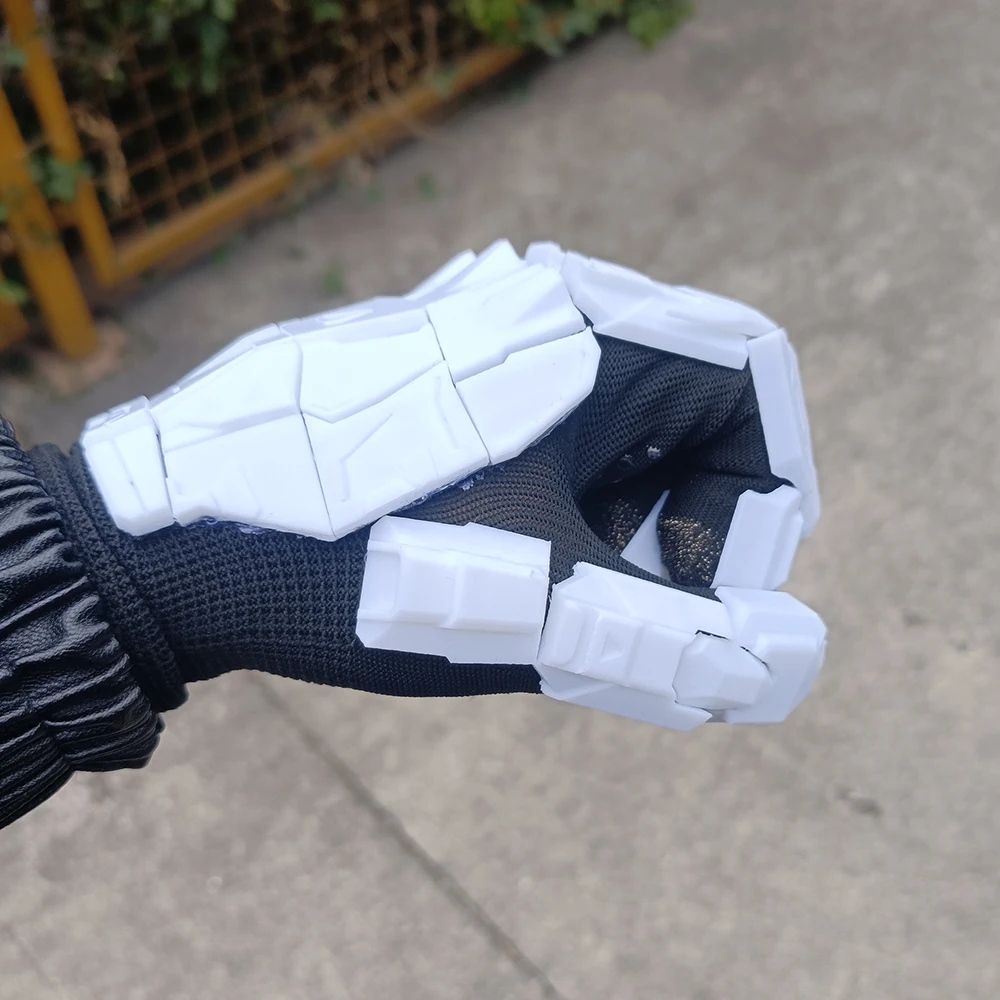 Mechanical gloves, made from 3D-printed PETG material, are flexible and have a highly mechanical look. Suitable for cosplay.