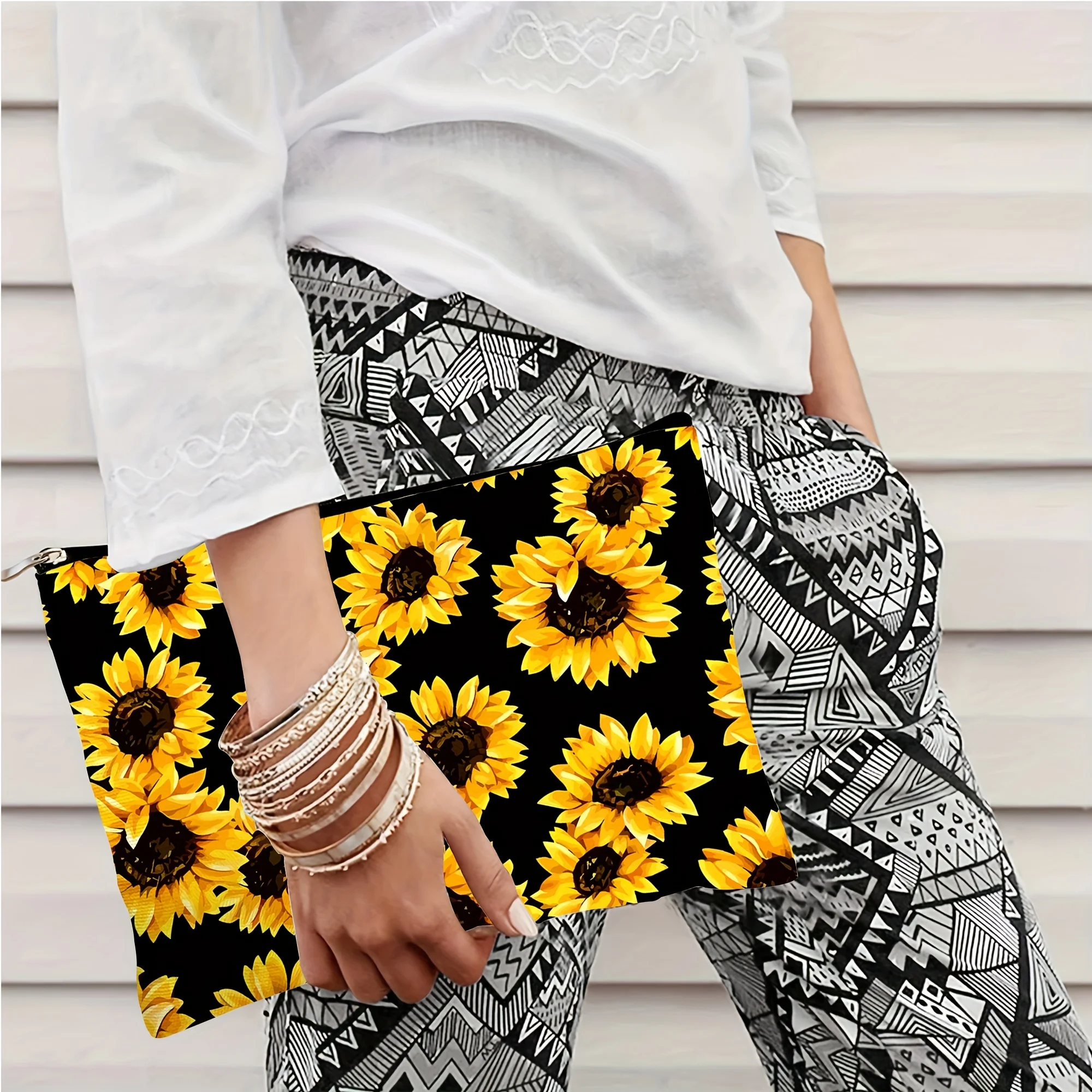1pc Sunflower Fan Makeup Bag, Yellow Zipper Pouch, Sunflower Storage Bag for Gifts, Sunflower Women'S Makeup Bag Bathroom Toilet