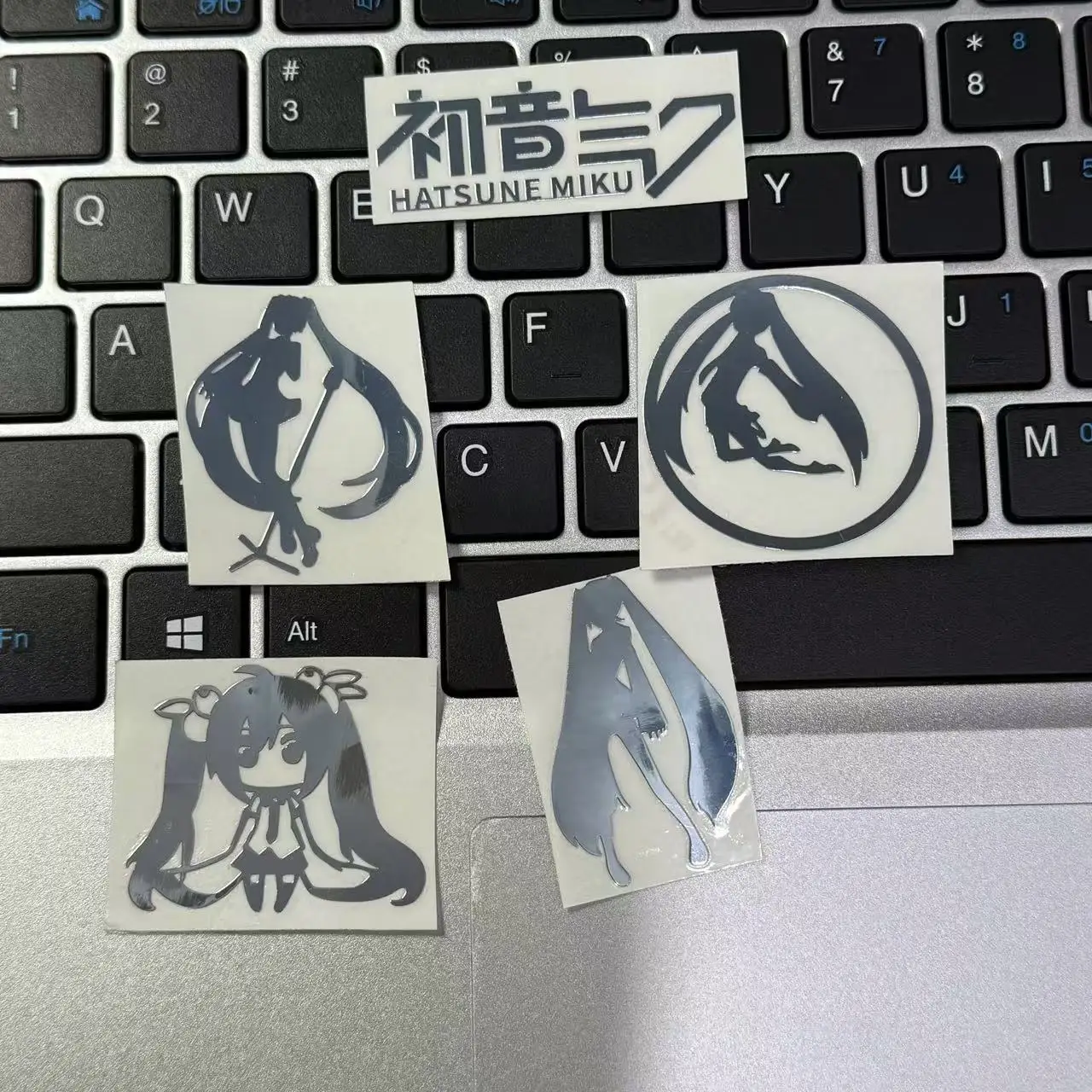 Hatsune Miku high color value creative new metal film stickers animation personality decorative stickers waterproof decoration
