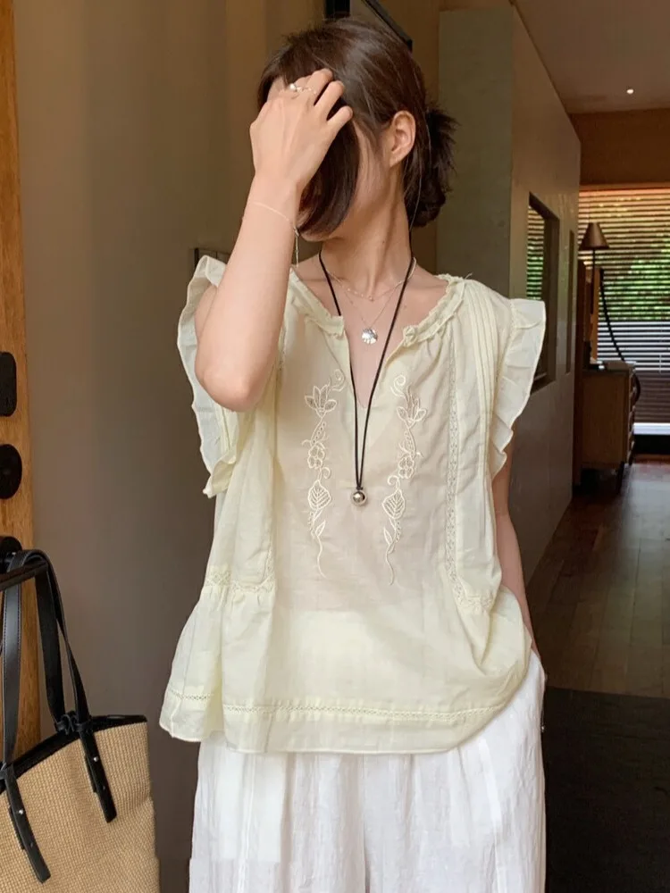 

Retro Embroidered Fly Sve Top Women's Summer Slimming Svel Meat Concealing Vest irt V-ne Regular-length Pure Color