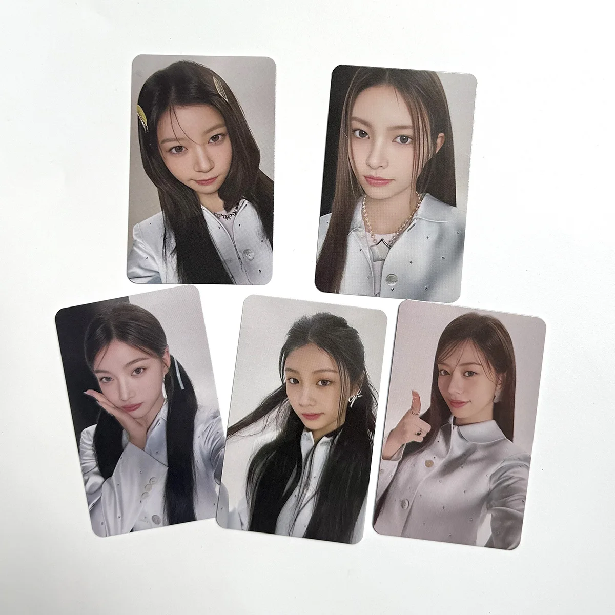 การ์ดรูป KPOP ILLIT GLITTER DAY SEOUL FM ZONE สินค้าแฟนคลับ MOKA IROHA WONHEE การ์ดรูป MINJU YUNAN ของขวัญสำหรับแฟนๆ