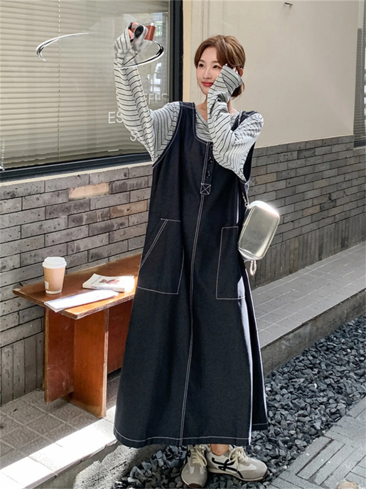 

Casual Stripe Vest Skirt Two-Piece Set Women's Loose Fit Spring Autumn Trendy Comfortable Long Sve T-irt Set MCFADENS