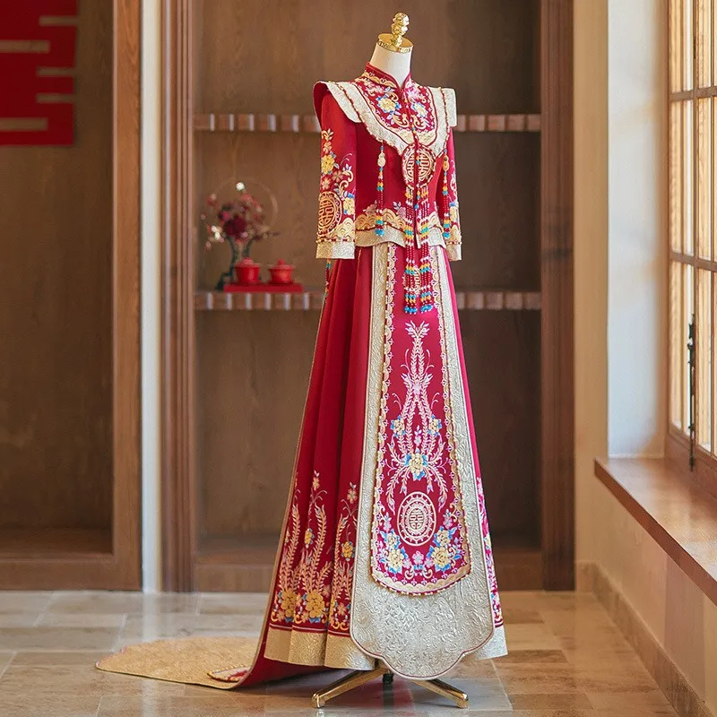 

New heavy-duty toasting Chinese-style wedding dress with a tail-end design