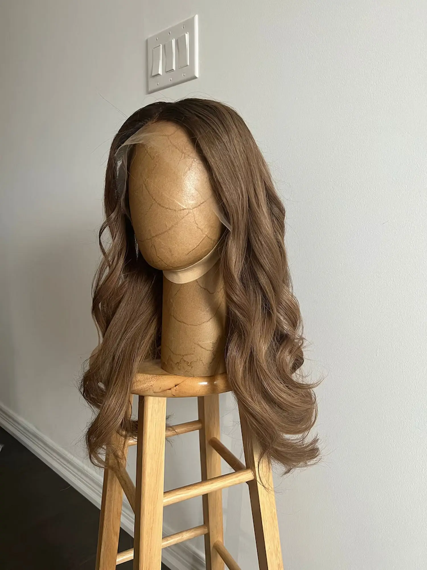 Ombre-Kastanienbraune, locker gewellte synthetische Lace-Front-Perücken, 50,8 cm, 180 % hochdichtes, hitzebeständiges Faserhaar im Ausverkauf