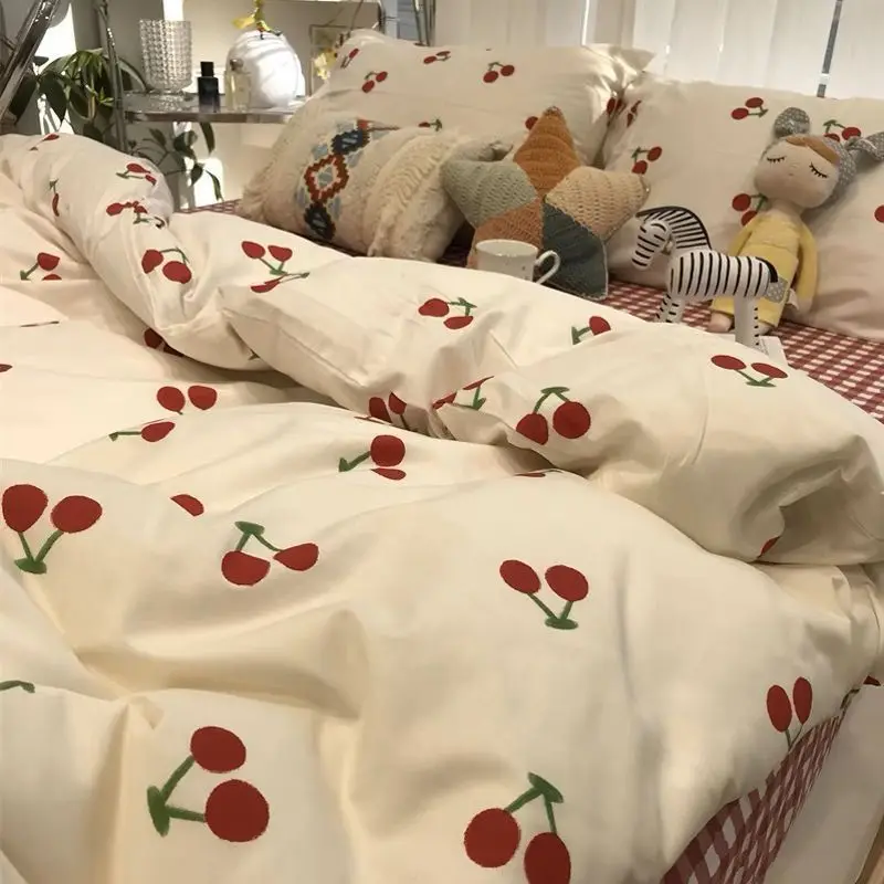 

Red Cherry Plaid Duvet Cover Set with Sheet Pillowcase Soft Cover NoFilling Warm Bed Linen Twin Full Queen Size Home Bedding Set