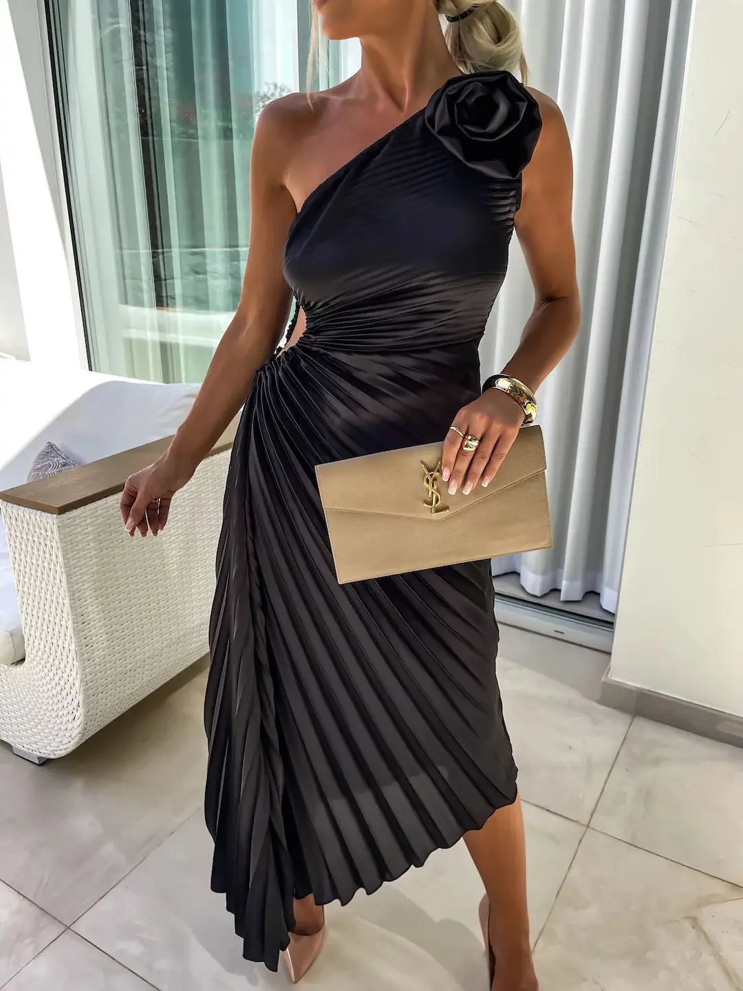 Sexy Eine Schulter Blumen Dekor Unregelmäßige Gefaltete Kleider Frauen Elegante Skew Kragen Party Kleid Sommer Ärmelloses Hohl Kleid