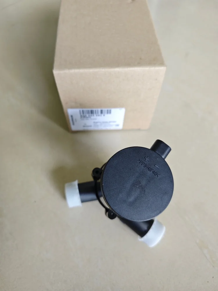 

Genuine OEM Coolant Pump Additional Water Block Heater 5Q0965561E For VW Audi Seat Skoda New