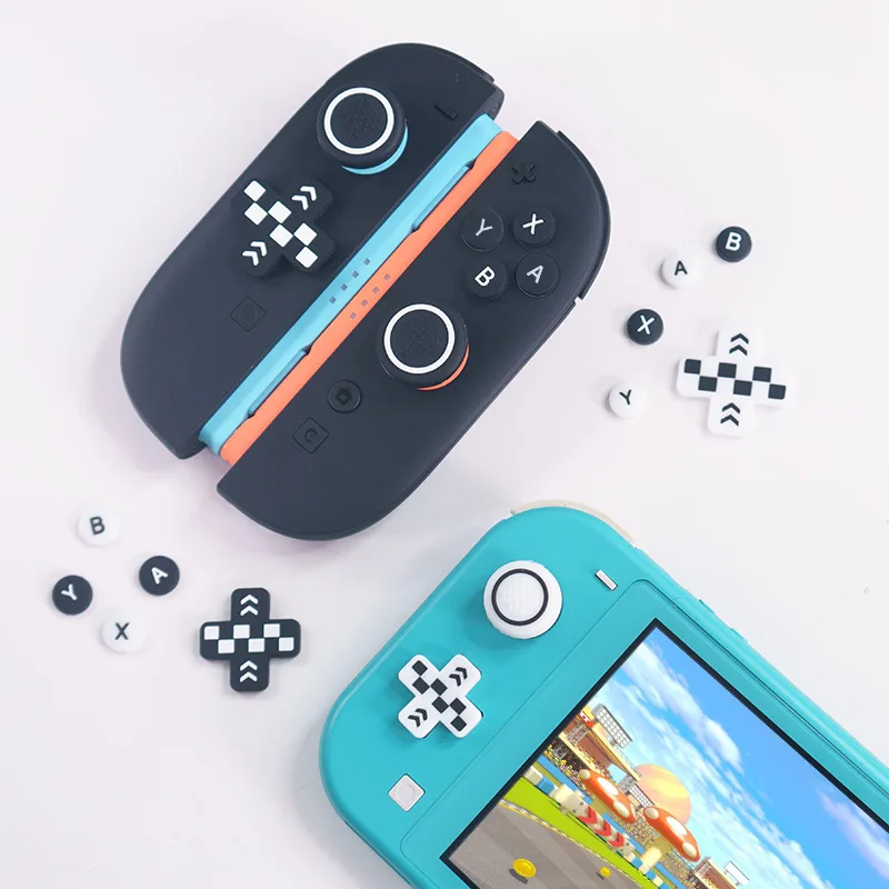 

Силиконовые чехлы для кнопок Racing-Them, совместимые с Nintendo Switch / Lite / Switch 2 — нескользящие ручки для большого пальца и защитными накладками D-Pad