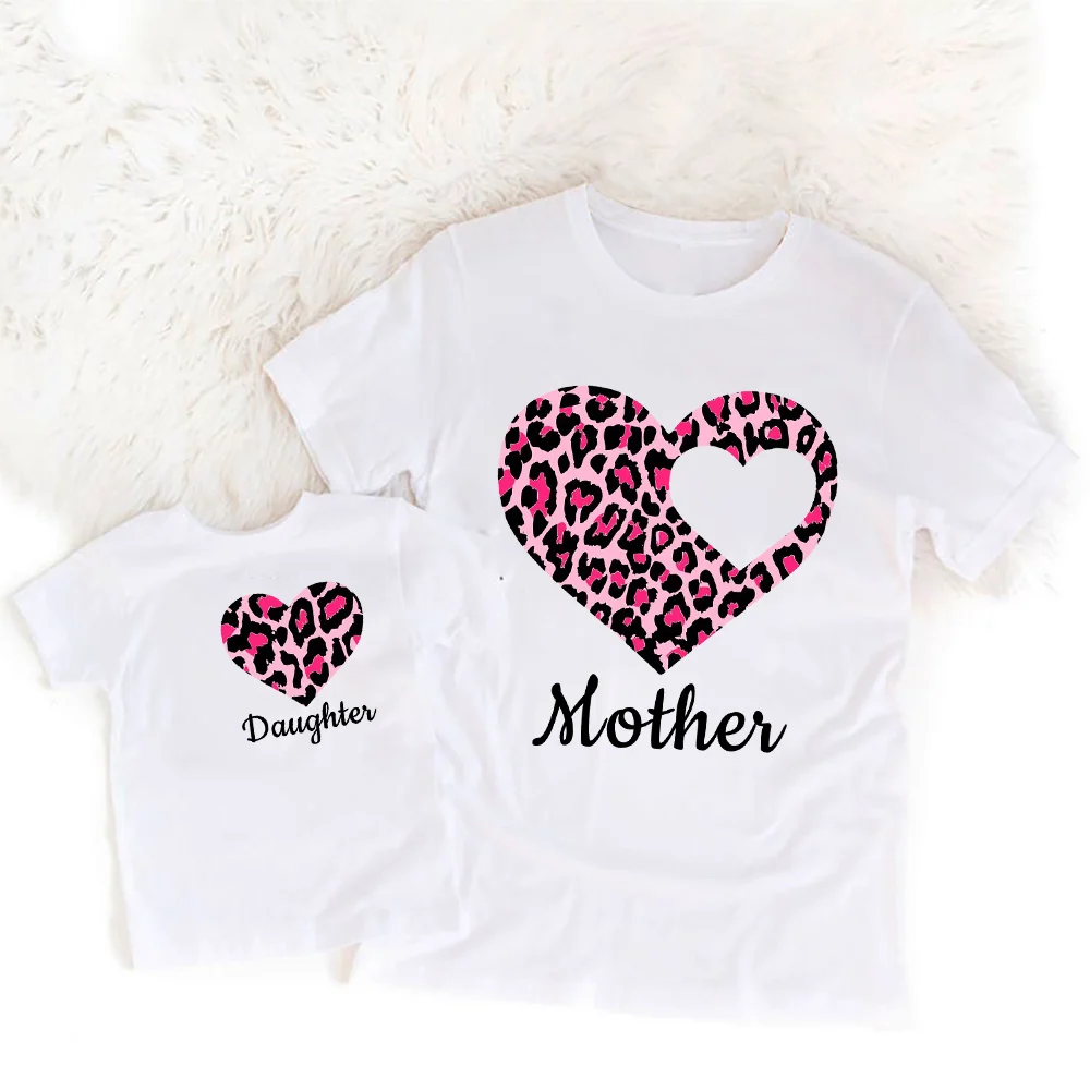 Family Matching Outfits Leopard Heart Print Family Clothes Mom Daughter Tshirt Summer Family Short Sleeve Tee  Family Gift