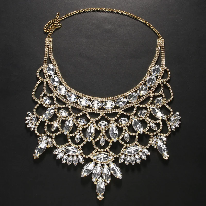 Exaggerated Necklace with a Sense of Design, Oversized Rhinestone Necklace, Sparkling Pageant Accessory for Womennecklace