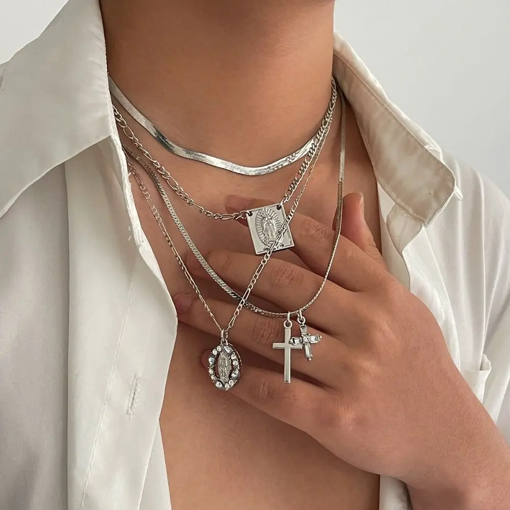 فريدة من نوعها الحب Bowknot مطرز قلادة الشرير كريستال متعدد الطبقات قلادة قلادة الرقبة مجوهرات قابل للتعديل Y2K قلادة معدنية يوميا