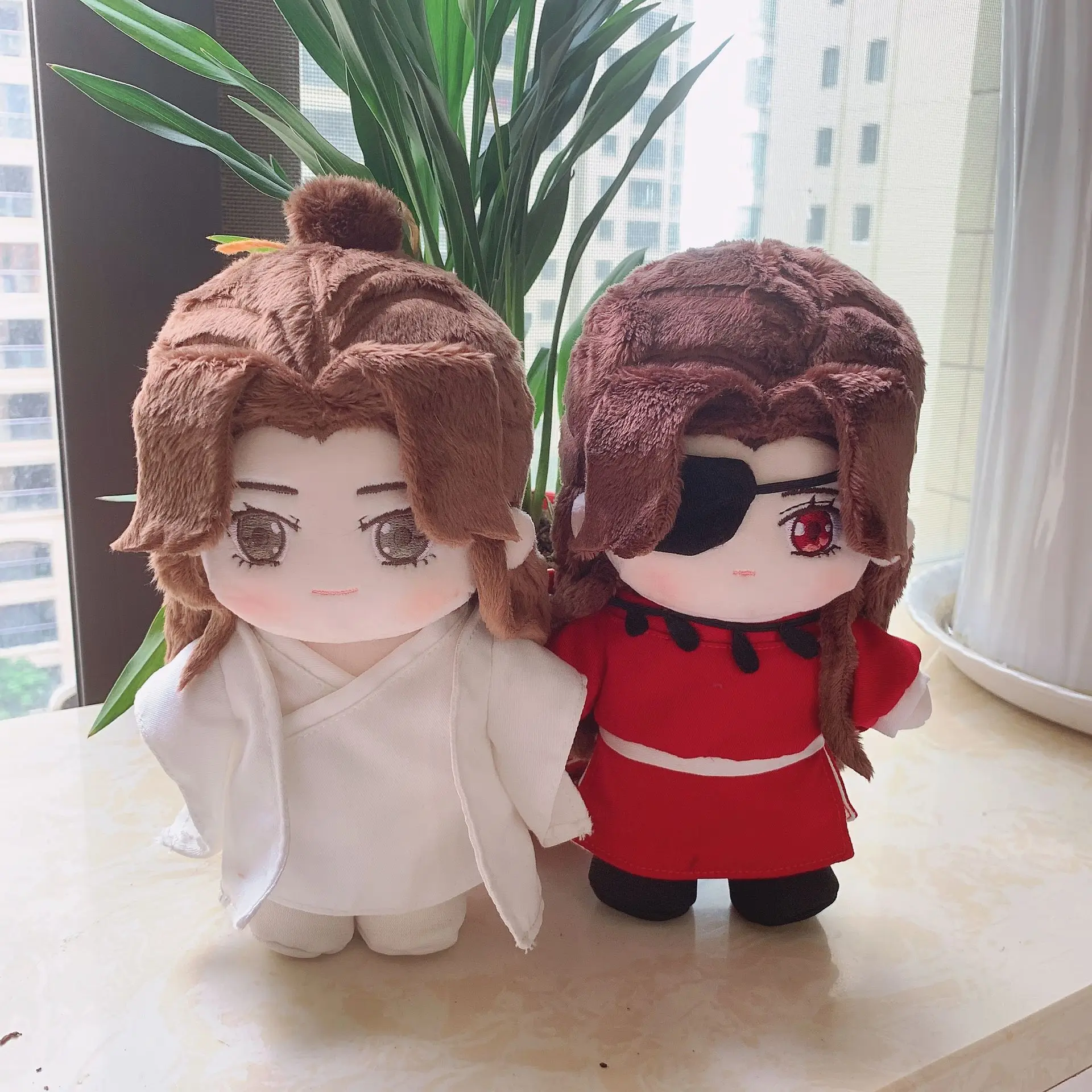 20cm Cushions In Stock Tian Guan Ci Fu Hua Cheng Xie Lian Doll Plushie Anime Cosplay Dolls Heaven Official’s Blessing Pillow Toy