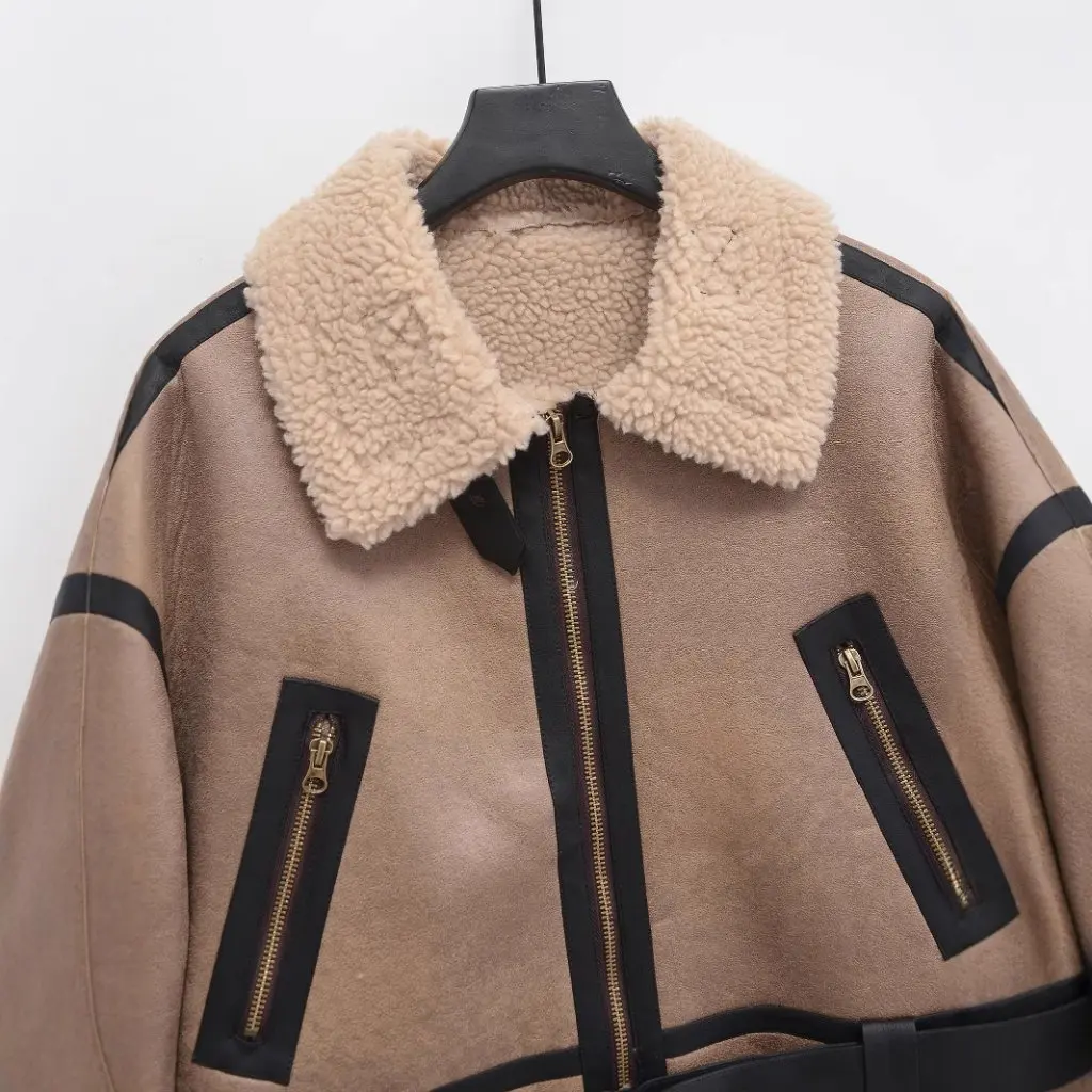 

Женская кожаная куртка на молнии с высокой талией и цветными блоками, новая зимняя куртка в американском стиле Spice Girl с короткими меховыми лацканами, цельная