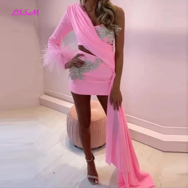 Pink Short Homecoming Dresses One-Shoulder Long Sleeves Appliques Beads Cocktail Dress Feathers Side Train Birthday Party Gowns