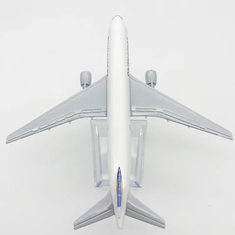 1:400 Philippine Airways B777 Diecast Alloy Airplane Model with Stand Simulation Aircraft Model Aviation Hobby Collectible Gift