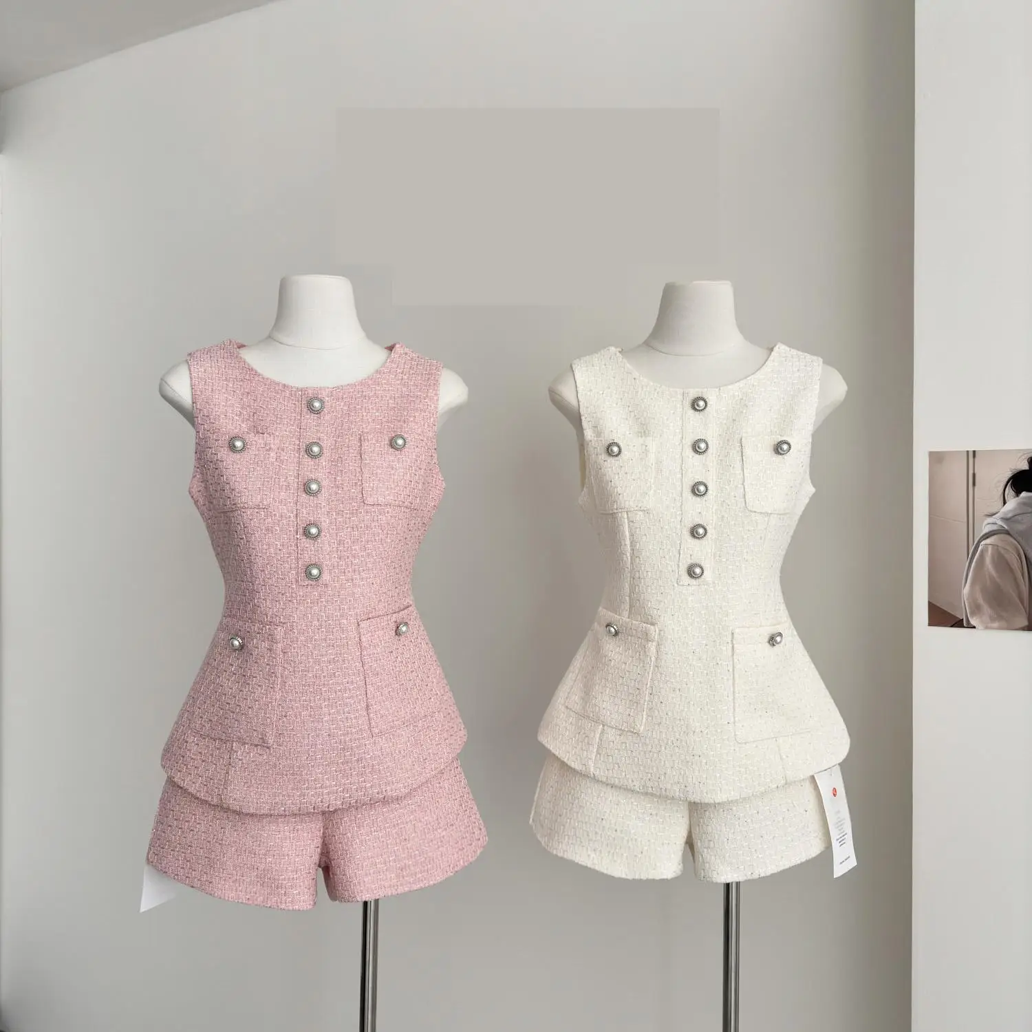 

Women's Summer Streetwear Two Pieces Tweed Shorts Suit Lady High Street Sleeveless O Neck Single Breasted Slim Vest Top + Shorts