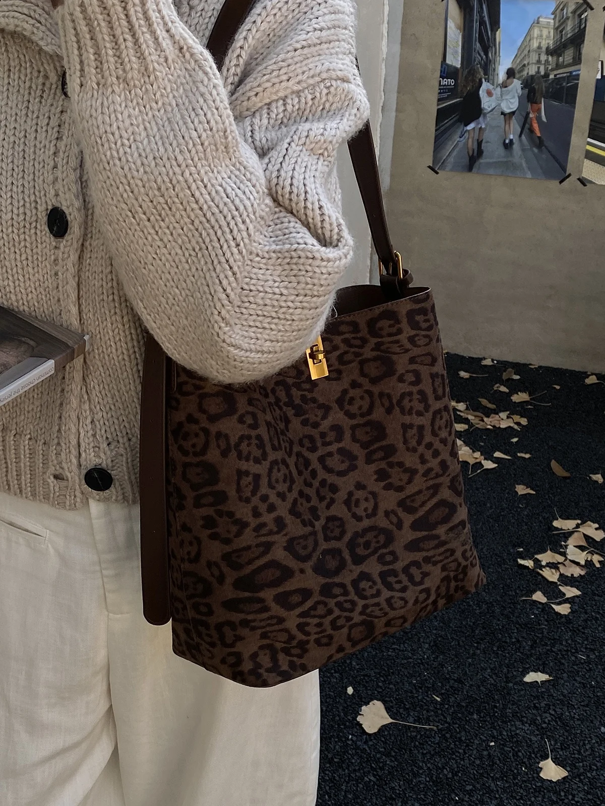 حقيبة كروس نسائية كلاسيكية ذات سعة كبيرة، حقيبة كروس عصرية كاجوال للركاب بكتف واحد مع أجهزة حديدية من البوليستر #3