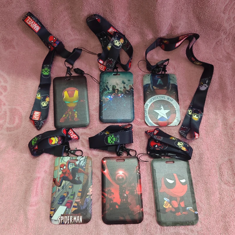Funda para tarjeta identificación de superhéroe, figura de Anime de Spiderman, Iron Man, bonito tarjetero de Pvc para estudiantes