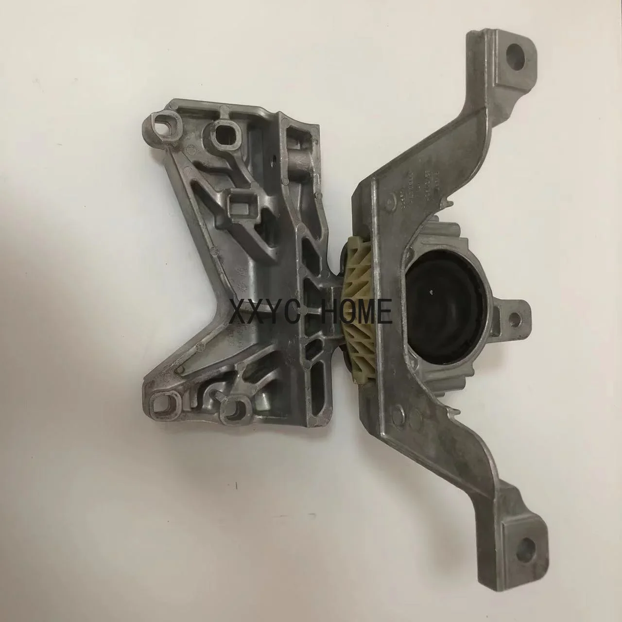 The engine mounting bracket is for the Mercedes-Benz W177 A-Class B-Class 2472401600 engine right front mounting bracket