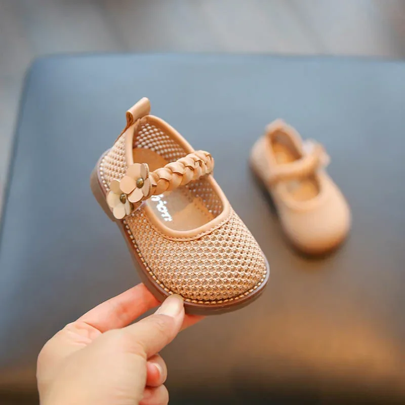 Girls Sandals Round Toe Lightweight Soft Bottom Girls Baby Shoes Hollow Out Upper Non-Slip Princess Mary Jane Kids Shoes Flats