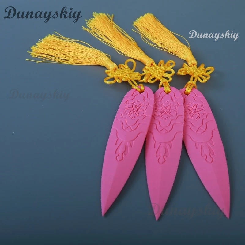 BKpop デーモンハンターズ ゾーイ ピンクダーツ コスプレ武器 小道具 ステージパフォーマンスアクセサリー カスタムゲームキャラクター ハロウィン 3Dパンサー