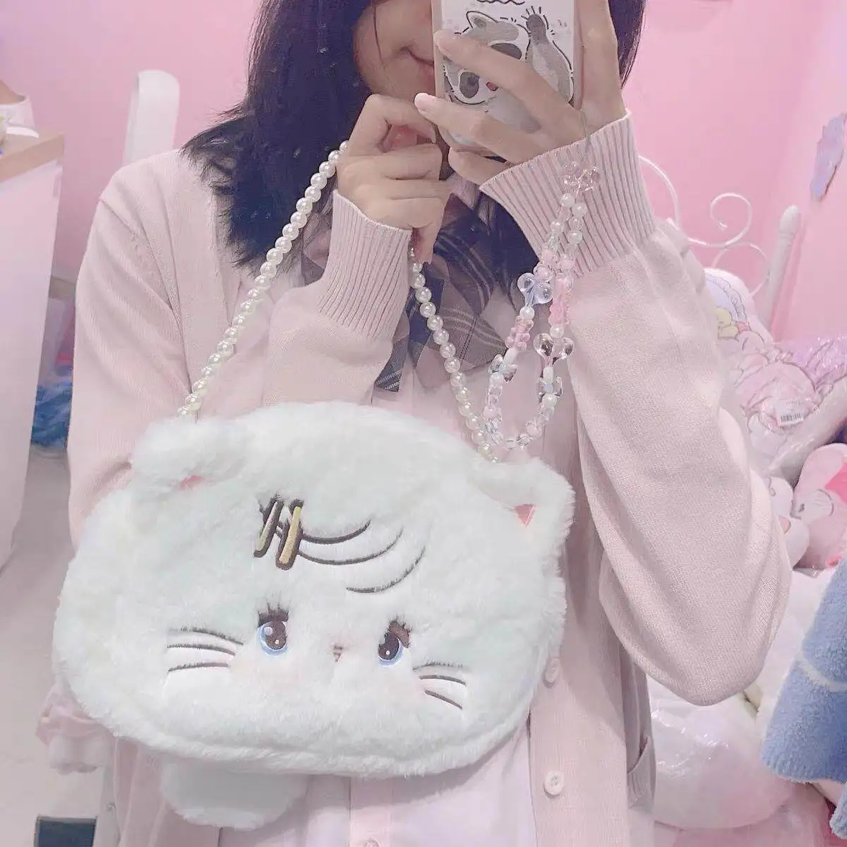 Cute White Plush Kitten Crossbody Bag Pearl Chain Cartoon Face Shoulder Bag Sweet Lolita Style Fluffy Handbag for Daily Party