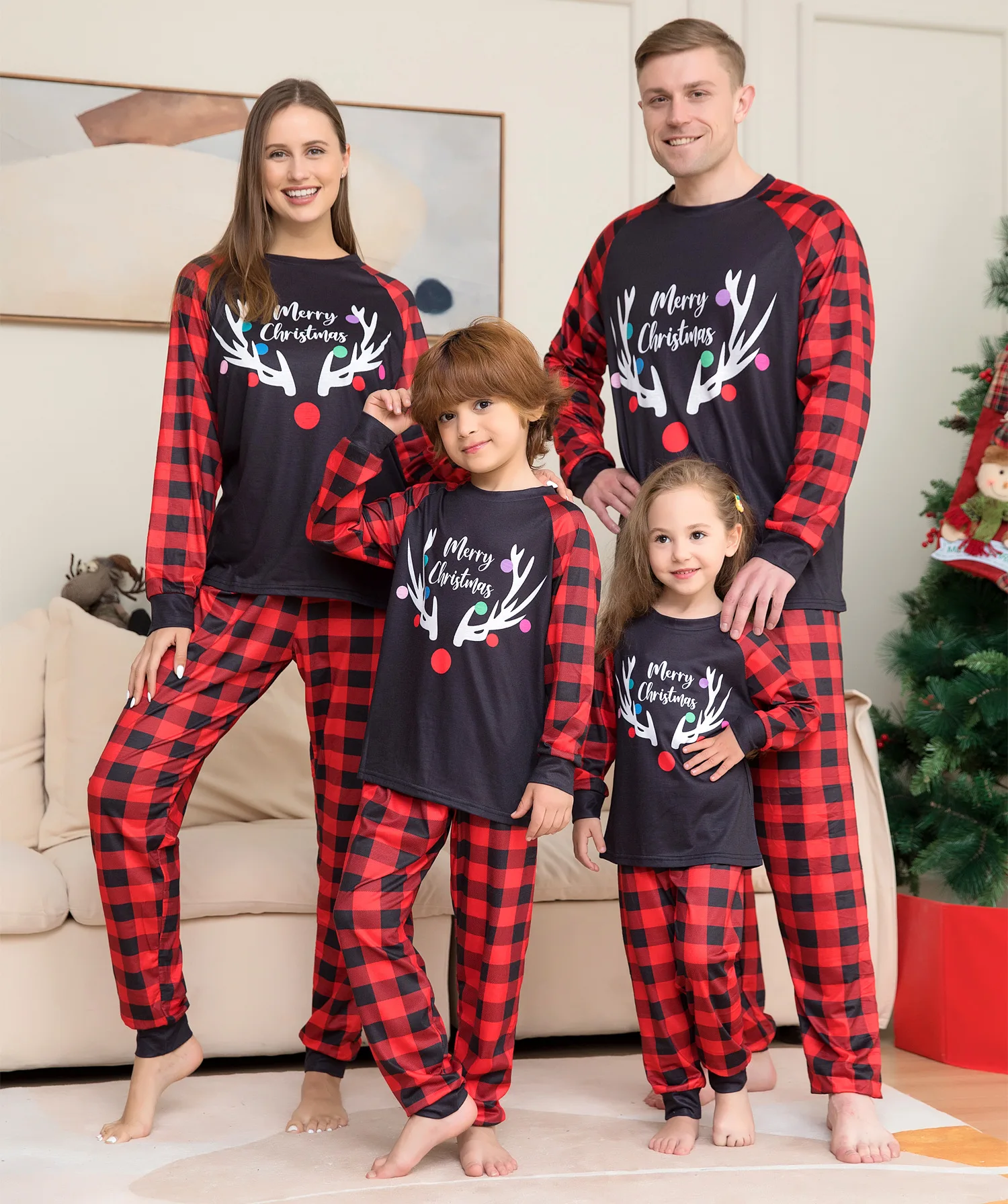 Conjunto pijama de Natal estampado família, pijama manga comprida, preto e vermelho, cheque correspondente