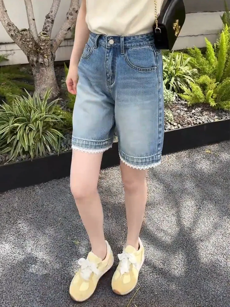 شورت جينز صيفي عالي الخصر من الدانتيل موديل 2025 بأرجل مستقيمة من قماش الدنيم للنساء السمين مم فضفاض وتنحيف واسع الساق سروال قصير